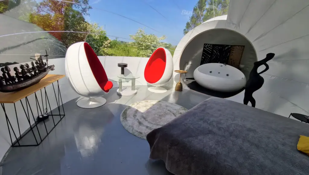 B & Bubble Drincham : Bulle Vénus et ses fauteuils design