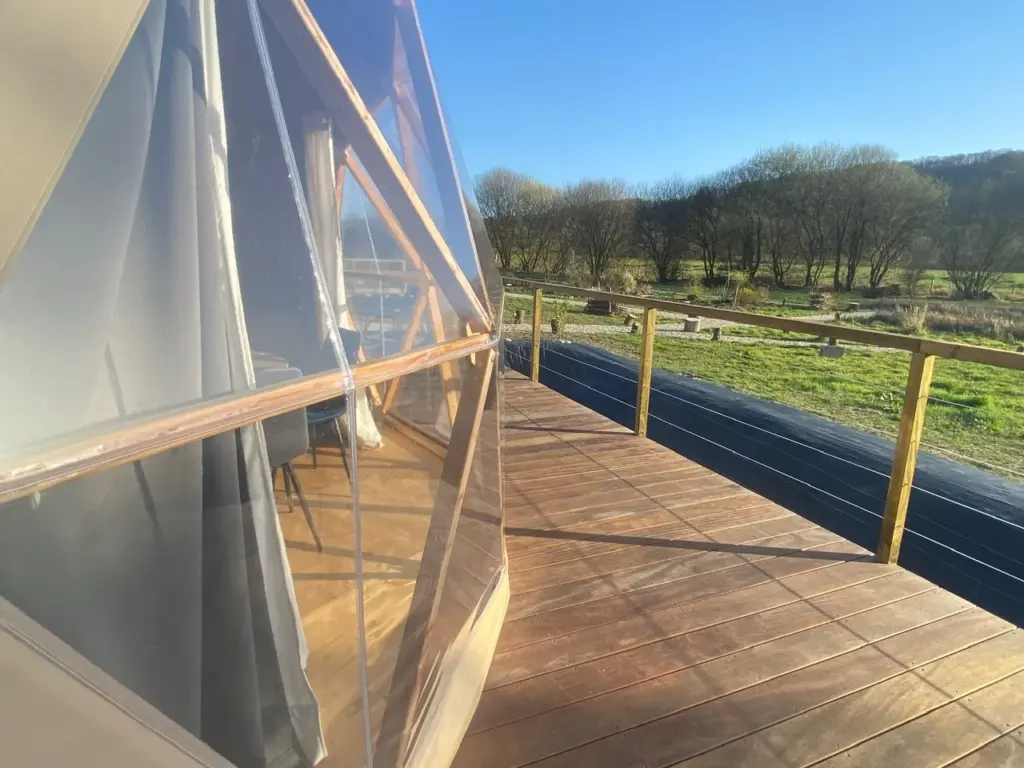 Bel'Étoile : terrasse face à la campagne