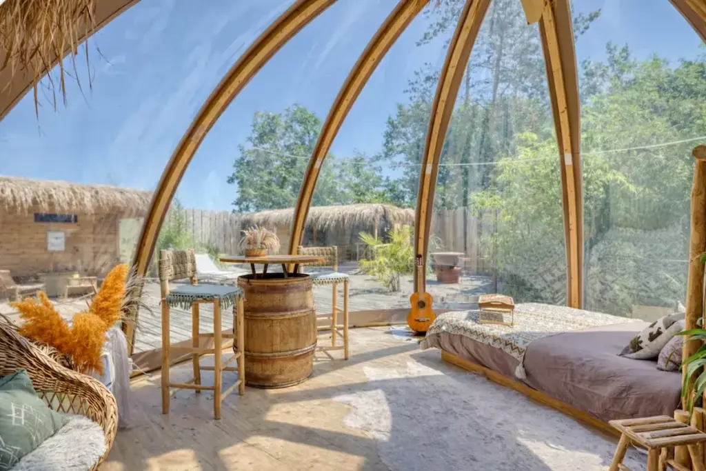 Boho Lodge : intérieur bohème de la bulle