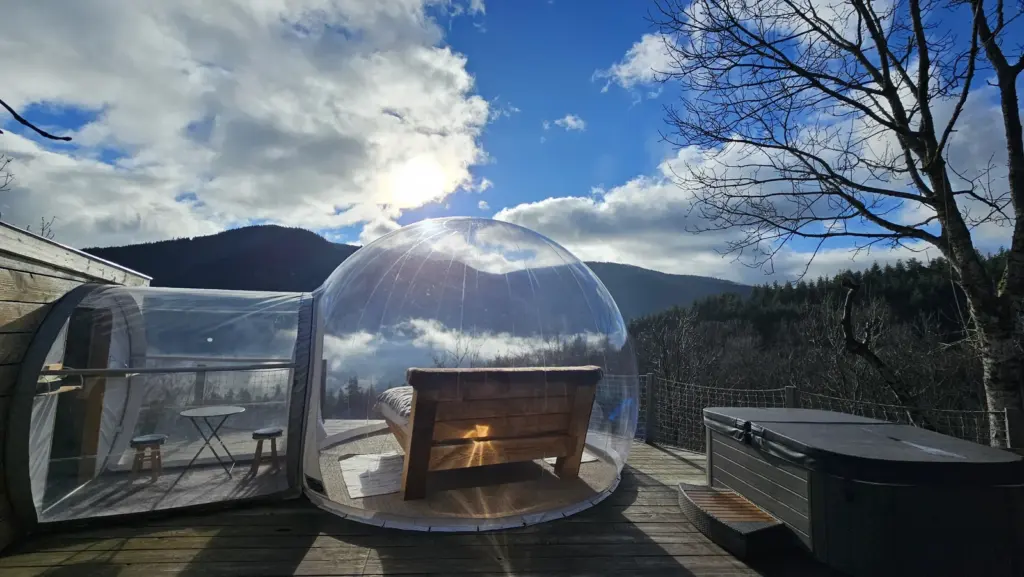 Bulle d'Ardèche : bulle transparente et son lit