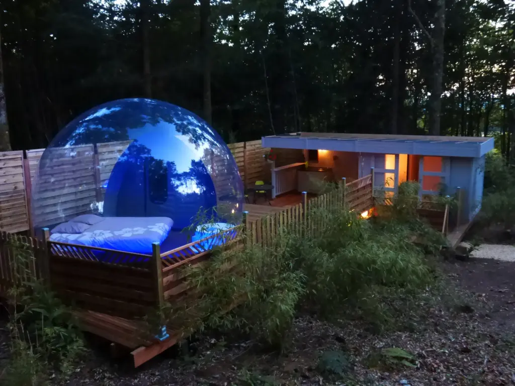 Bulle d'R : bulle éclairée à la tombée de la nuit