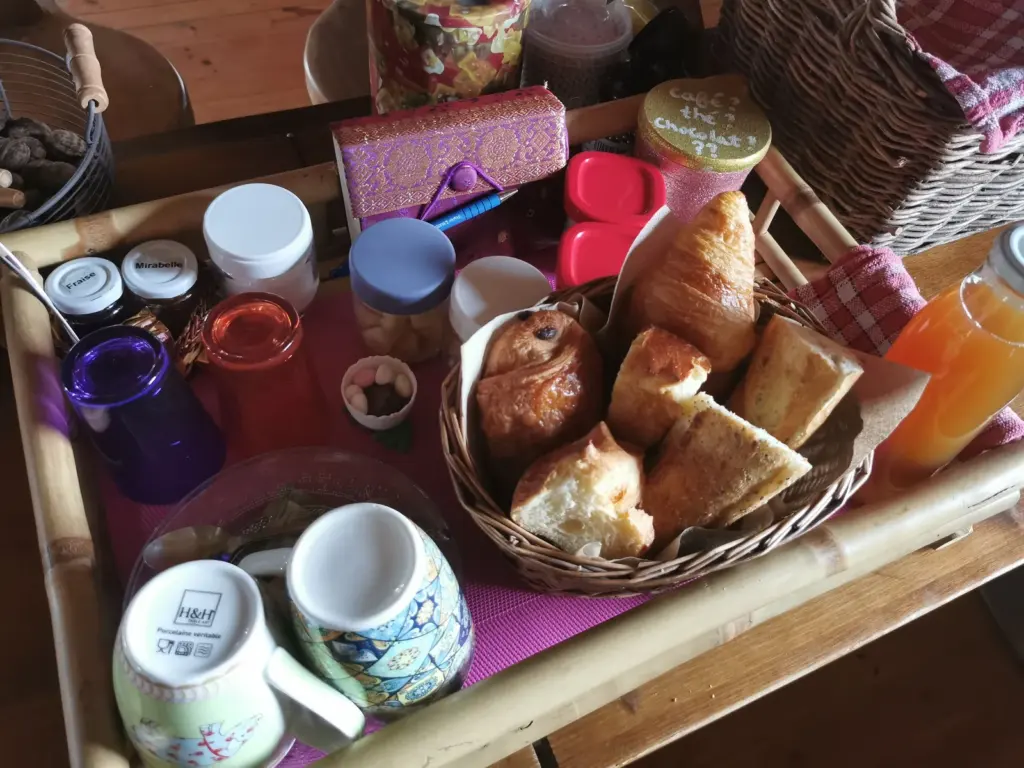 Bulle des Champs : petit-déjeuner servi dans la bulle