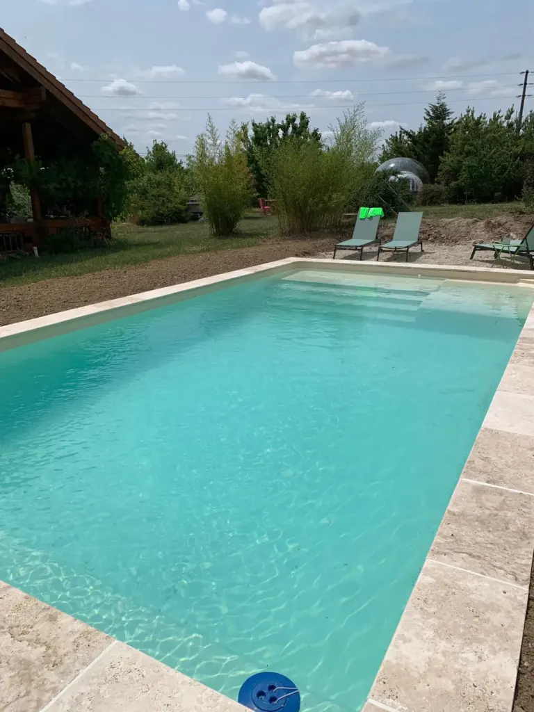 Bulle des Champs : piscine extérieure