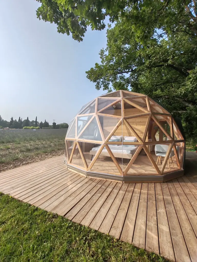 Bulle du Lavandin : dôme et terrasse