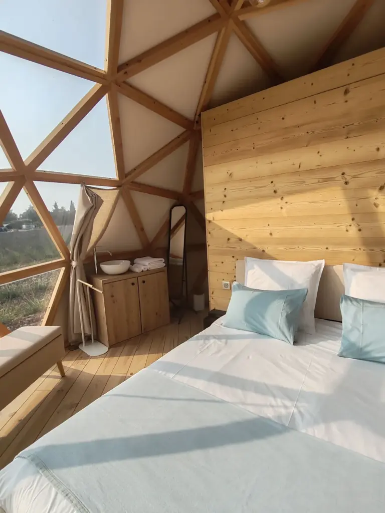 Bulle du Lavandin : chambre du dôme