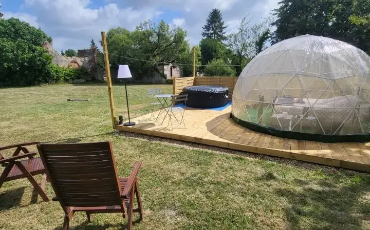 Bulle sous les étoiles (Villiers-au-Bouin, Indre-et-Loire)