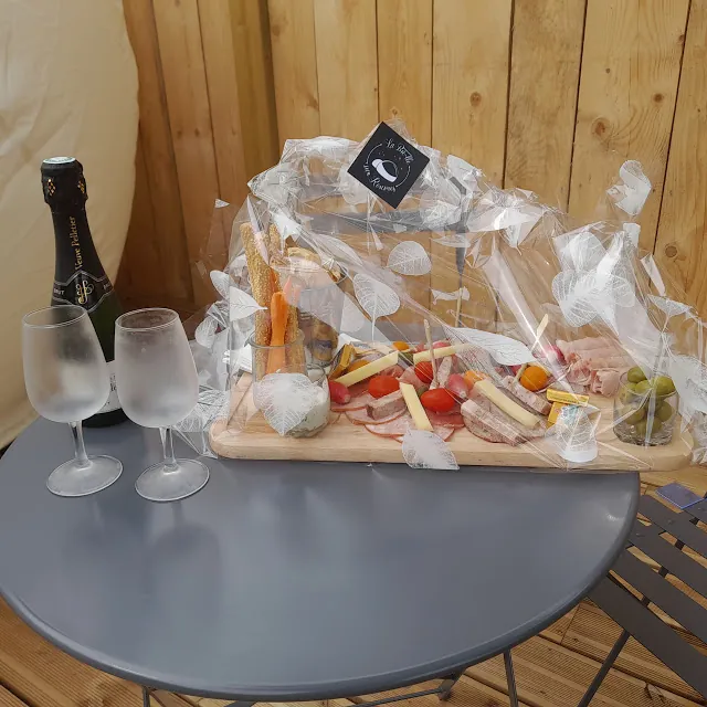 Bulle sur Rouvres : apéritif et champagne sur la terrasse