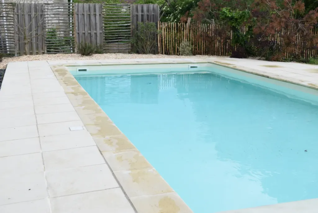 Buller D'tente : piscine chauffée du domaine
