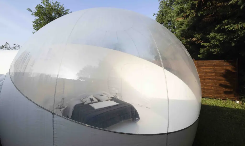 La Rivière Dorée : bulle transparente et son lit double