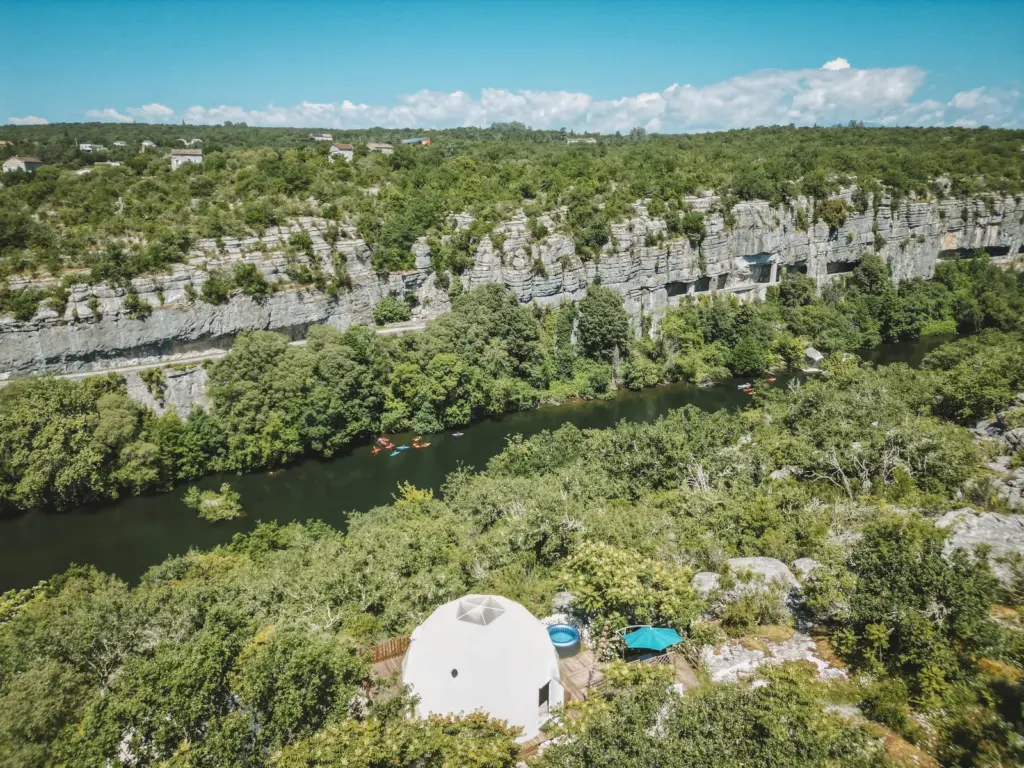 Le Petit Bois : l'Ardèche au pied du camping