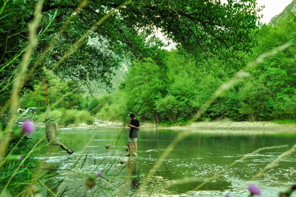 Chasteuil Verdon Provence : rivière au bord du camping