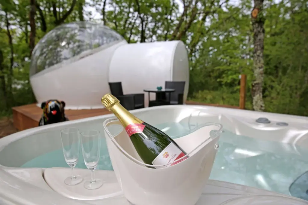 Cœur de Bull' : spa et champagne sur la terrasse