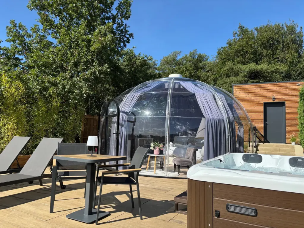 Bulle StelléA (CollinéA) : bulle et spa privatif sur la terrasse