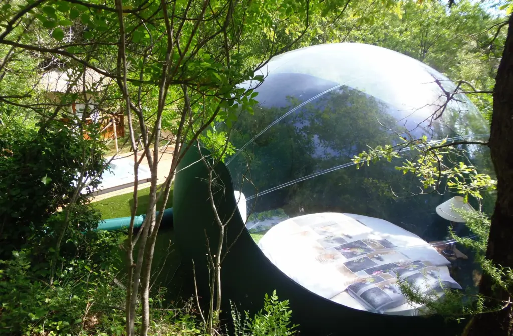 Domaine de l'Insolite : bulle au cœur du sous-bois