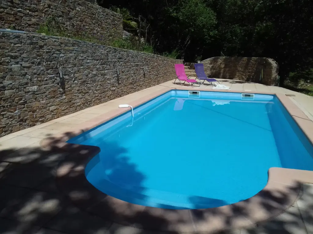 Domaine de l'Insolite : piscine du domaine