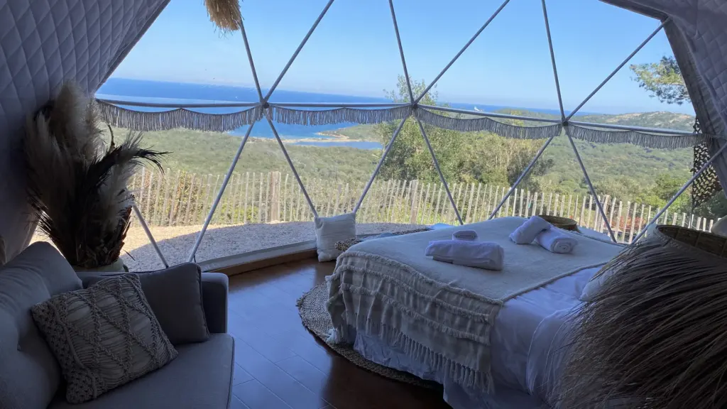 Domaine de Sonia : dôme avec vue panoramique sur la mer
