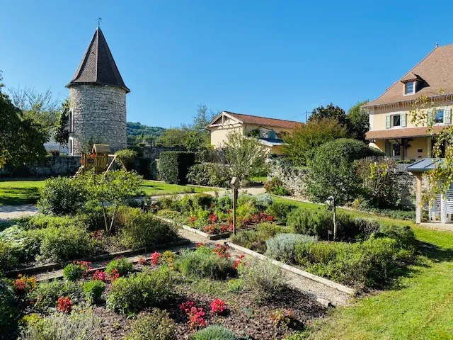 Domaine de Suzel : jardins et tour du domaine