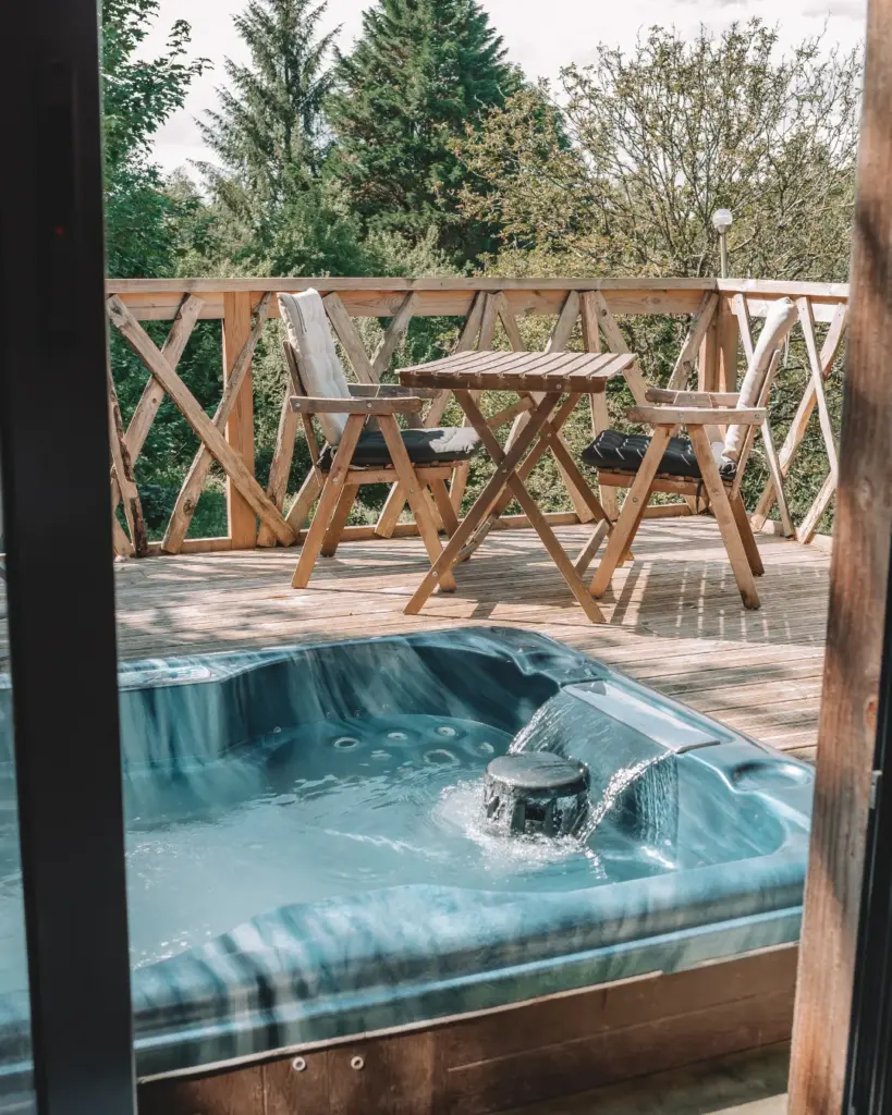 Domaine Rêves Étoilés : bain nordique sur la terrasse