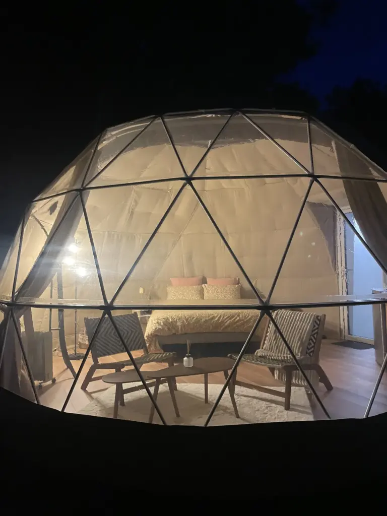 Dôme de la Tuffière : dôme éclairé la nuit