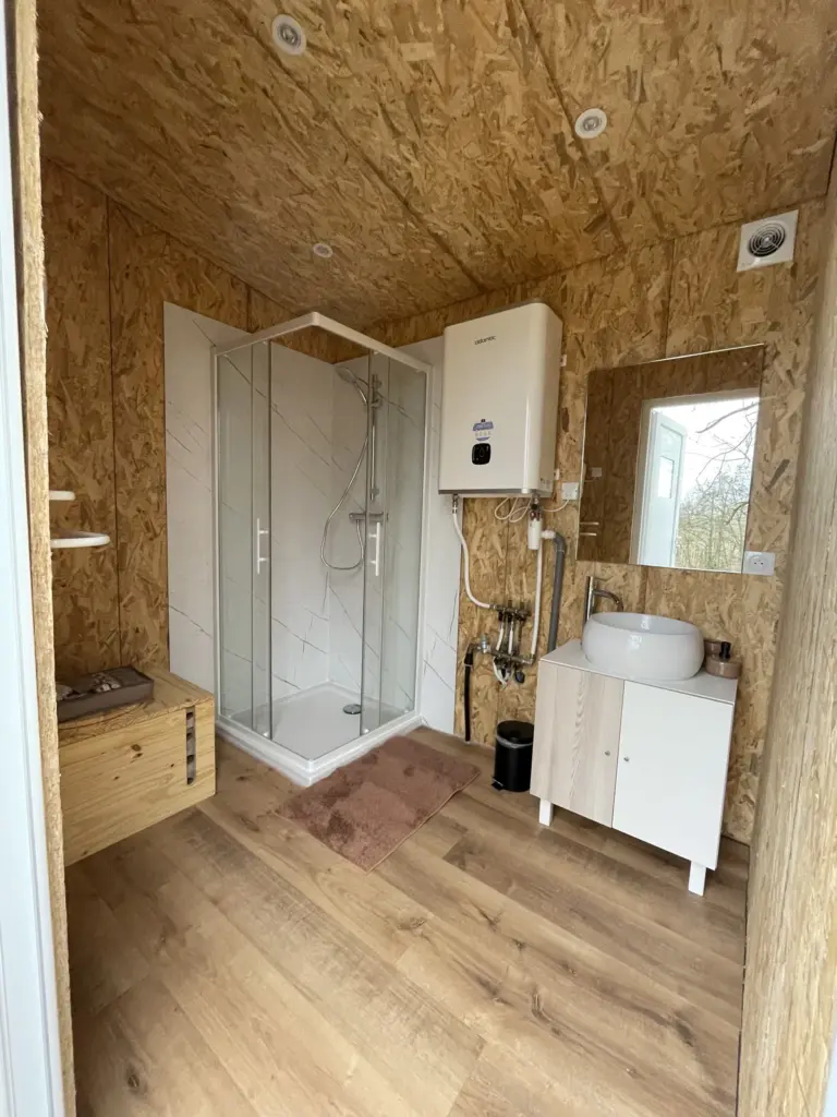 Dôme de la Tuffière : salle de bain annexe
