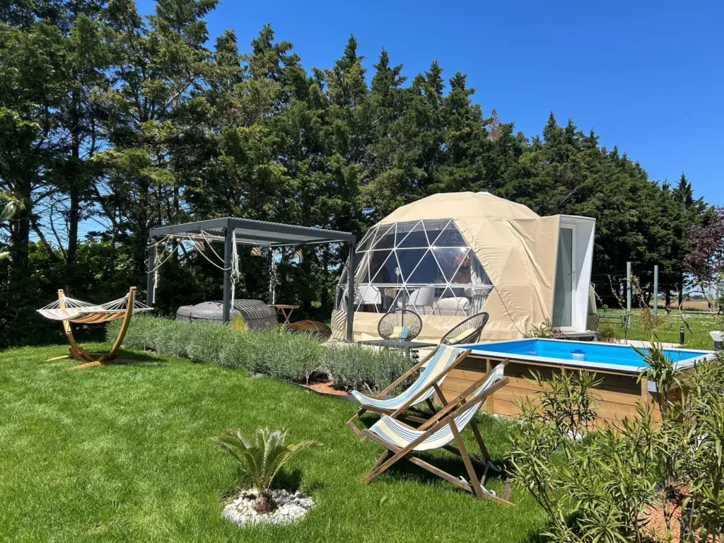 Dôme Lauragais : dôme, piscine et jardin