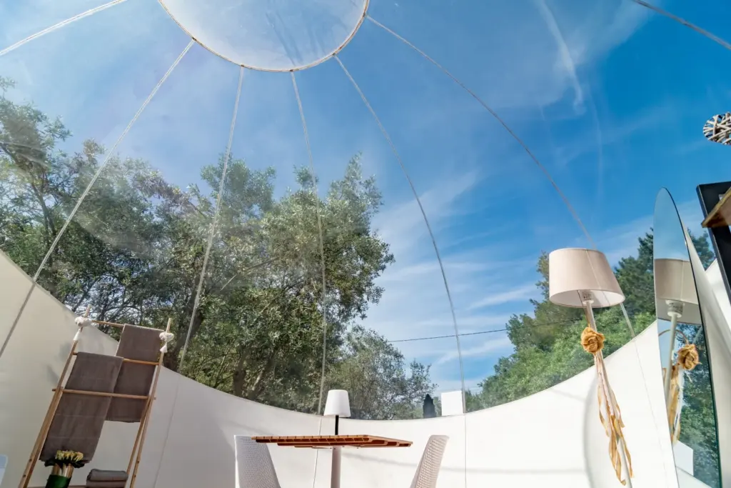 Évasion by Juliette : vue sur le ciel depuis l'intérieur de la bulle