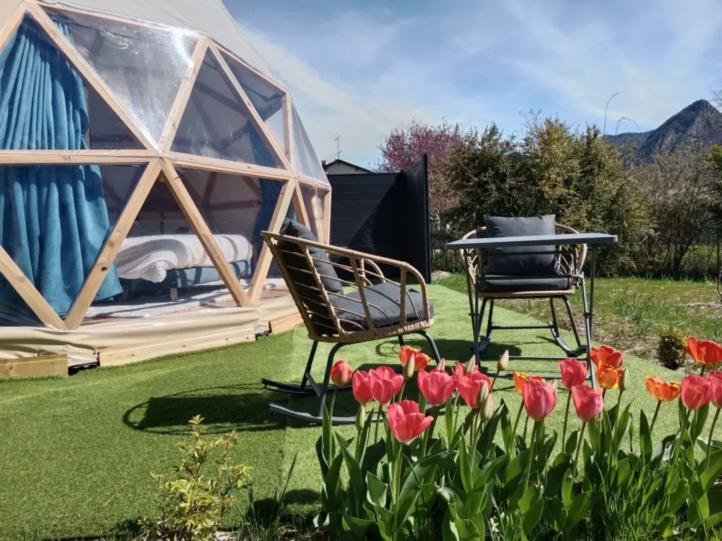 Gîtes Valban : terrasse et jardin clos