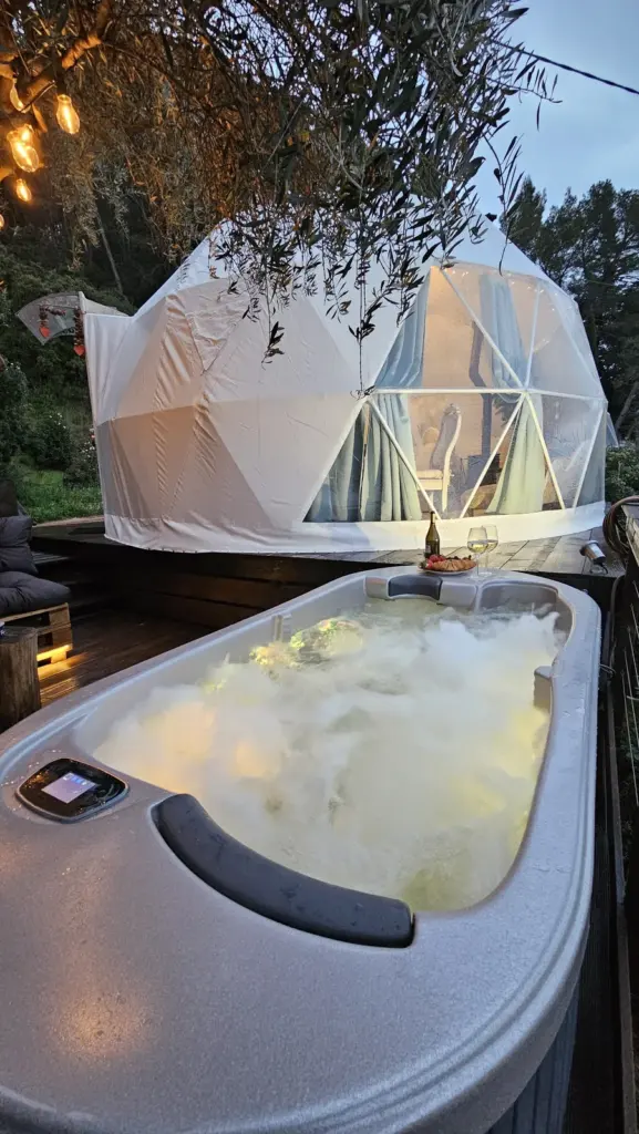 L'Auberge de la Tuilière : spa privatif du Luxo Dôme
