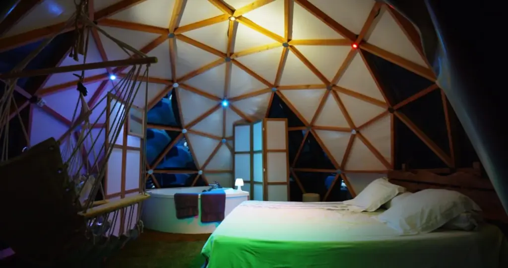 L'Auberge de la Tuilière : le Géopod et sa baignoire balnéo
