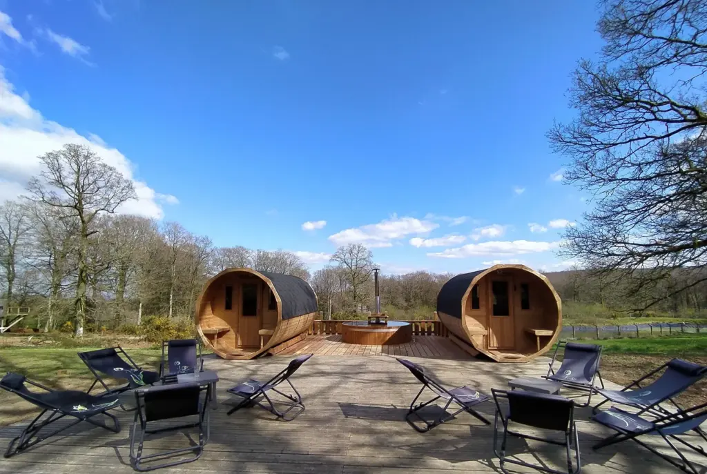 L'Étape en Forêt : saunas tonneaux de l'espace bien-être