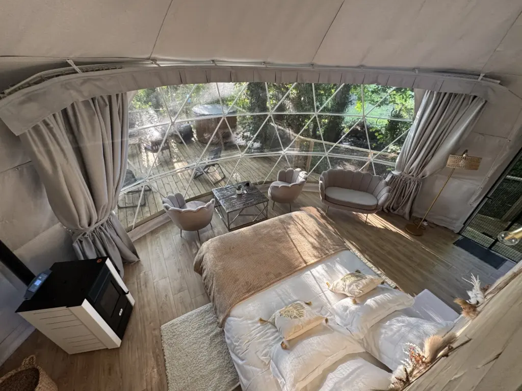 L'Île Merveilleuse : chambre avec vue sur la forêt