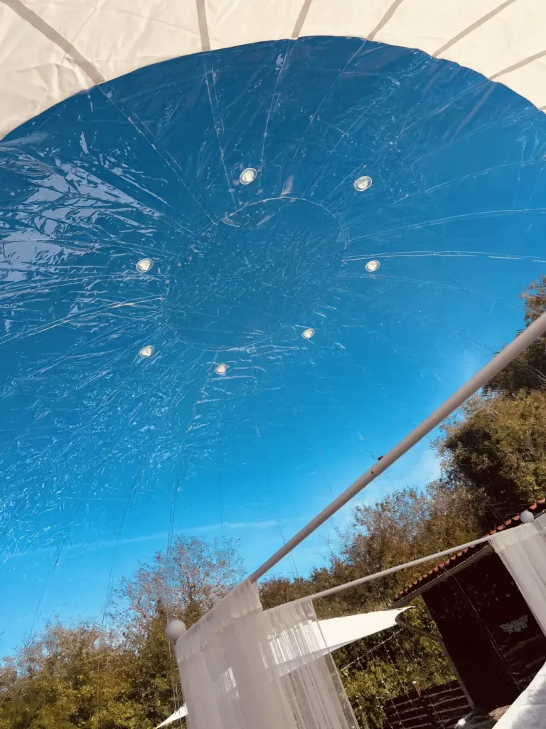 La Bulle des Rêves : vue sur le ciel depuis la bulle