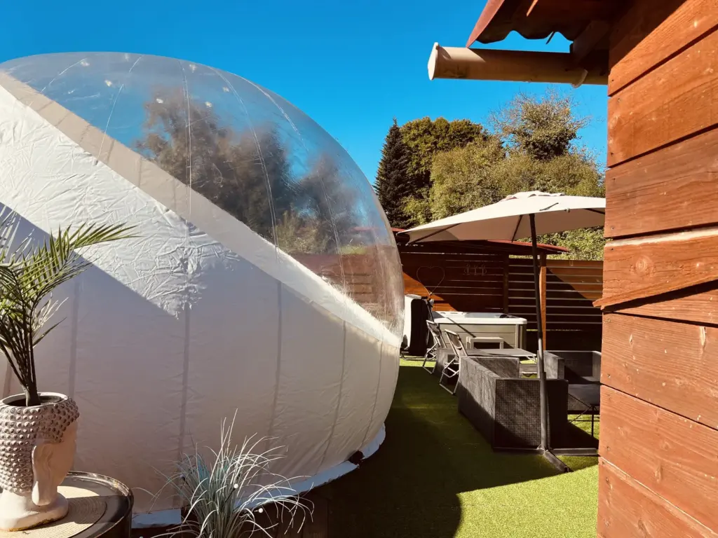 La Bulle des Rêves : bulle et sa terrasse
