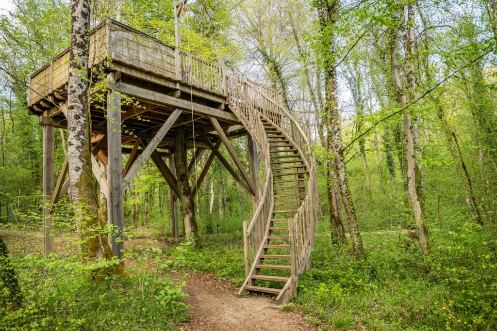 La Combe Rossignol : escalier en colimaçon vers le dôme