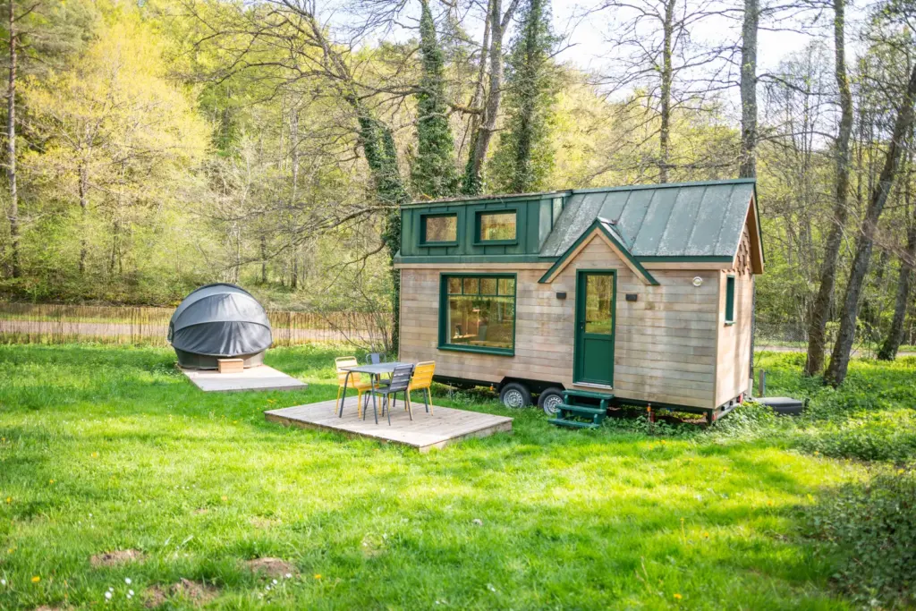 La Combe Rossignol : le Dodomy House au bord de l'étang