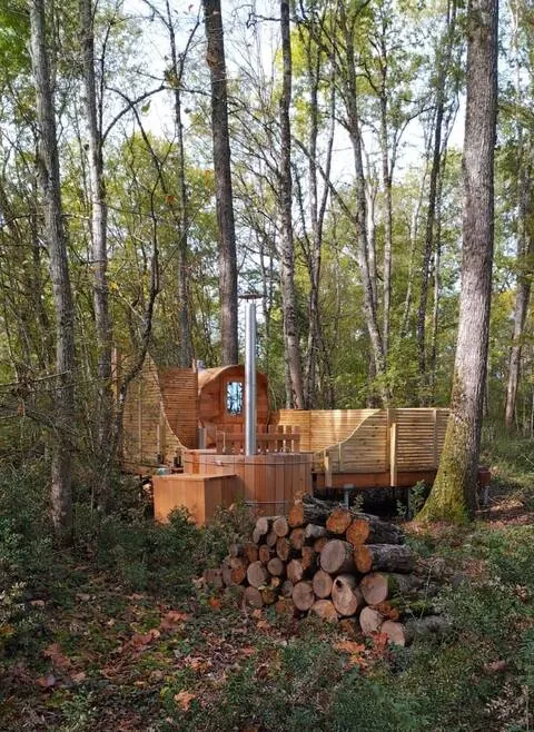 La Ferme de Razay : bain nordique chauffé au feu de bois