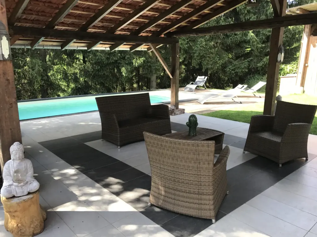 La Grange d'Hélène : piscine chauffée du domaine