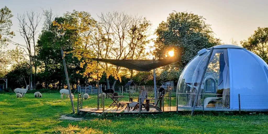 Le Corbier : bulle au coucher du soleil