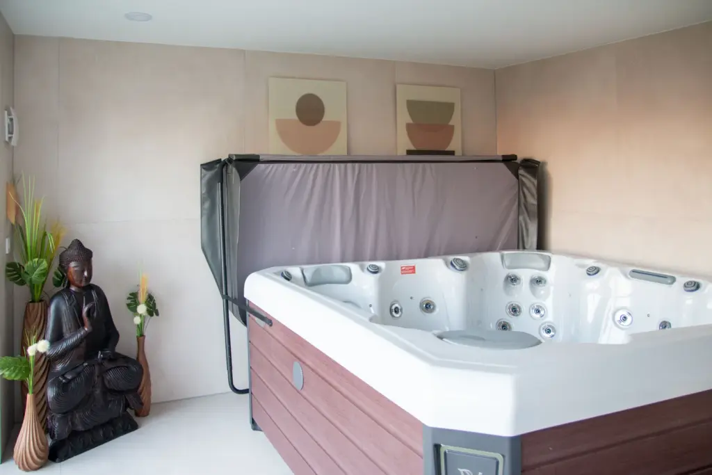 Le Dôme du Levant : jacuzzi privatif