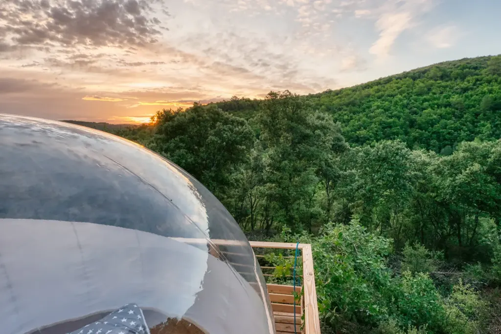 Le Mas du Bois Barbeau : vue sur la vallée depuis la bulle