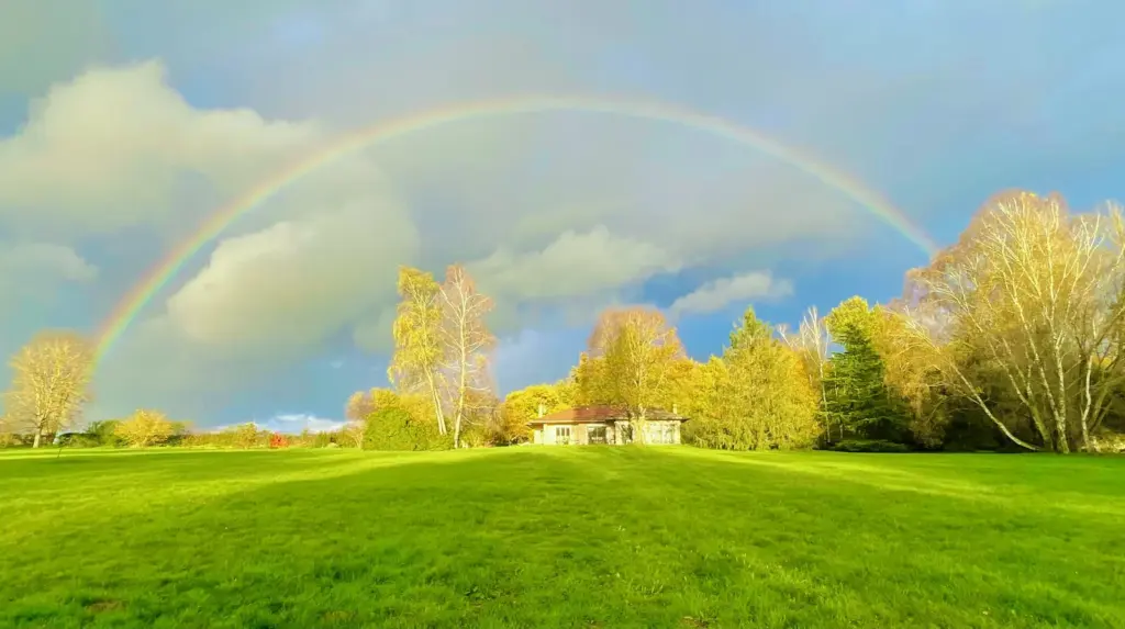 Le Pré de Santranges : arc-en-ciel sur le domaine
