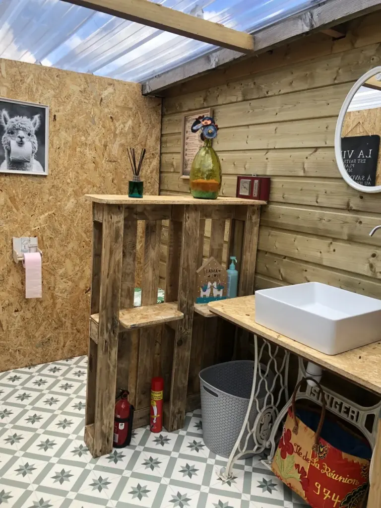Les Alpagas du Clos : salle de bain écologique