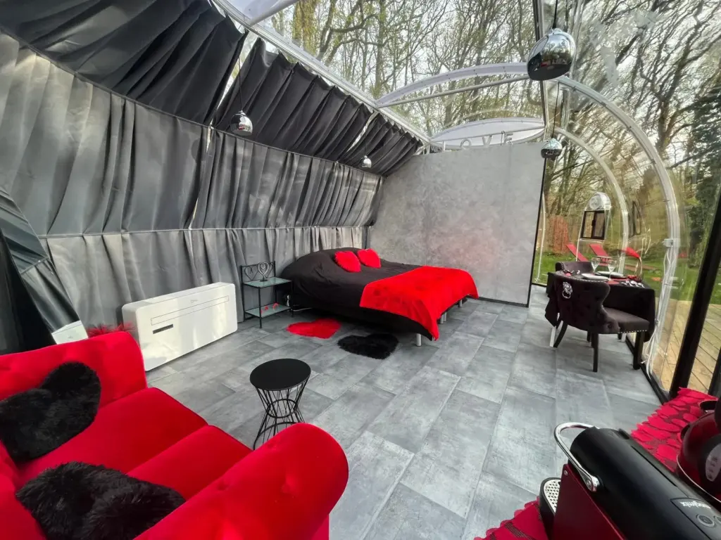 Les Bois de Morphée : intérieur de la bulle Love Passion