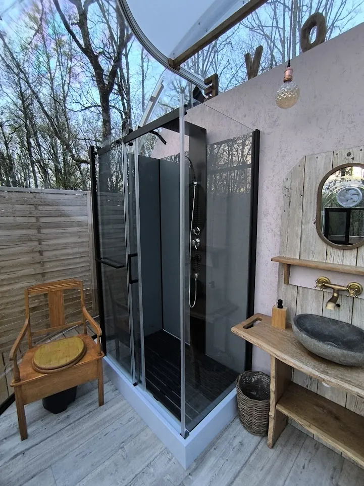 Les Bois de Morphée : salle d'eau avec douche