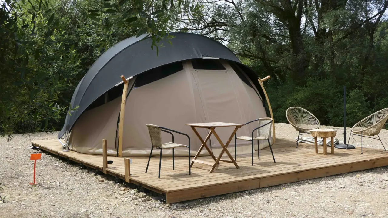 Les Cabanes Flottantes (Givrauval, Meuse)