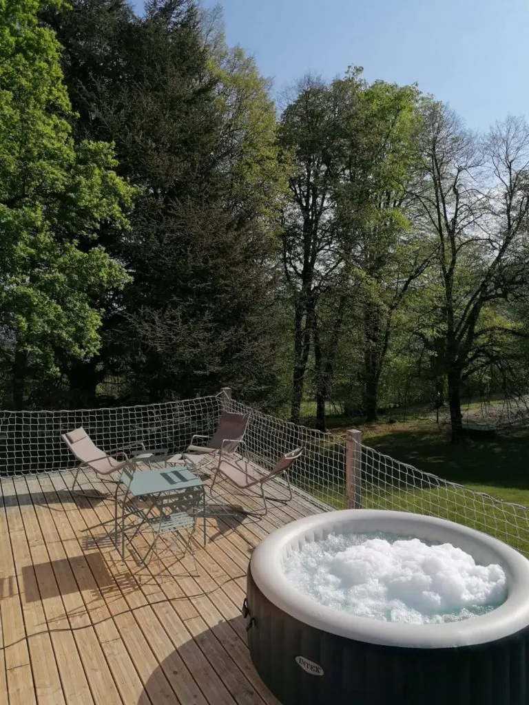 Monchâteau Étoilé : spa privatif sur la terrasse