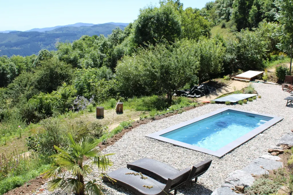 Nuits d'y Cîmes : piscine du domaine