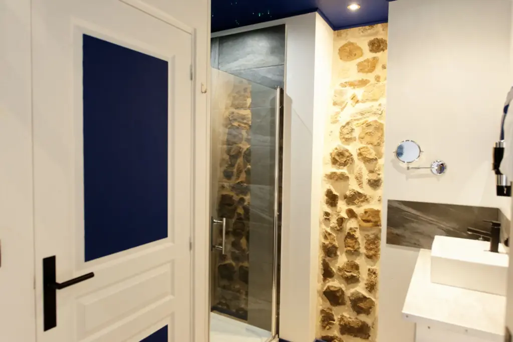 Nuits d'y Cîmes : salle de bain privée