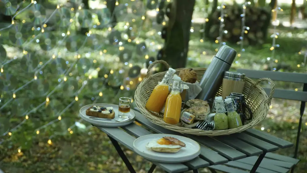 Ô Pays des Bois : petit-déjeuner servi dans un panier