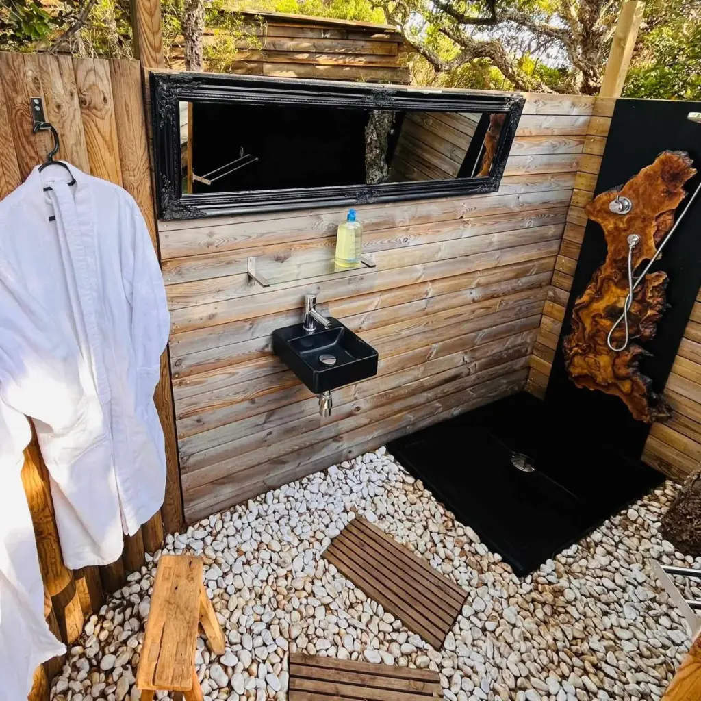 Strada di Stella : salle de bain extérieure privative